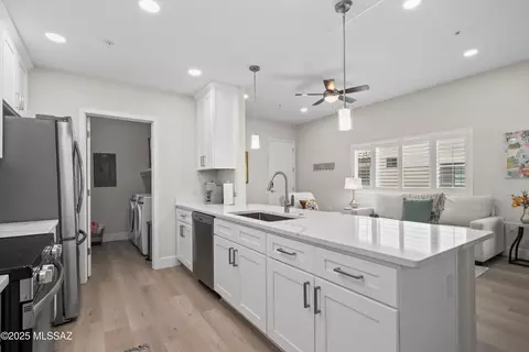 2032 E River Rd #203, Tucson, AZ 85718