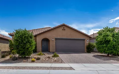10115 S Great Plains Way, Vail, AZ 85641