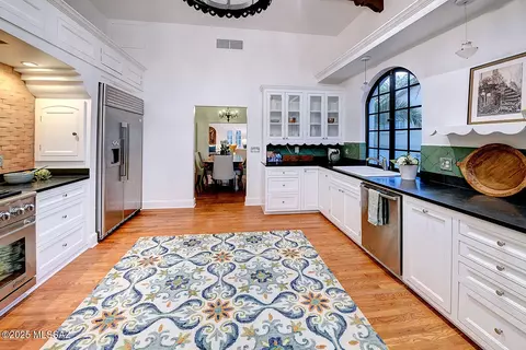 Kitchen - 2020 E 4th St, Tucson, AZ 85719 photo 4 of 5