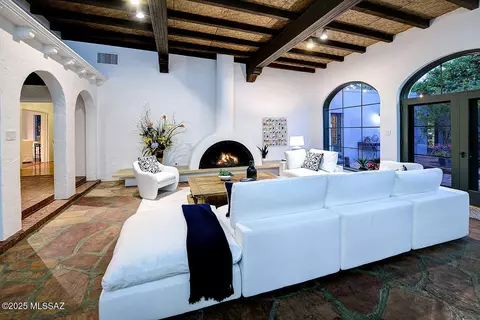 Living - 2020 E 4th St, Tucson, AZ 85719 photo 4 of 8