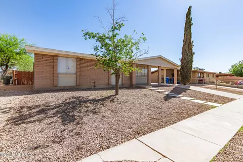 831 W Baffin Dr, Tucson, AZ 85756