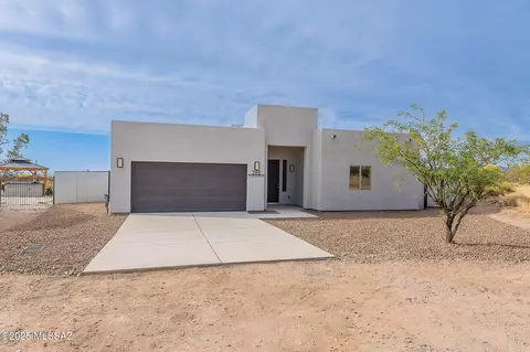 398 E Charleston Pl, Vail, AZ 85641