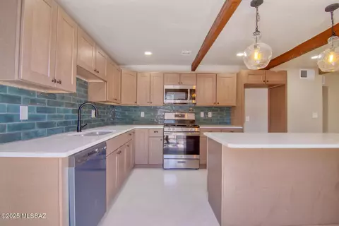 3043 N Richey Blvd, Tucson, AZ 85716