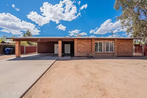 9677 E Quail Pl, Tucson, AZ 85748