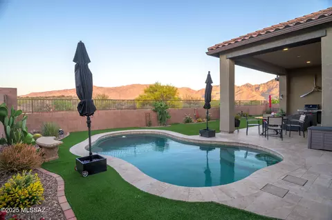 13490 N Cape Marigold Dr, Oro Valley, AZ 85755