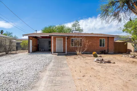 2703 La Verne Ave N, Tucson, AZ 85712