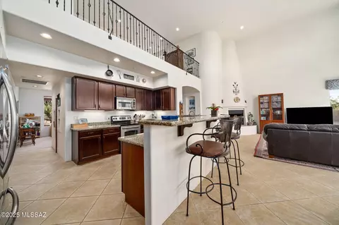 Kitchen - 13803 E Corte La Pata, Vail, AZ 85641 photo 3 of 3