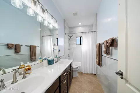 Bath - 13803 E Corte La Pata, Vail, AZ 85641 photo 6 of 6