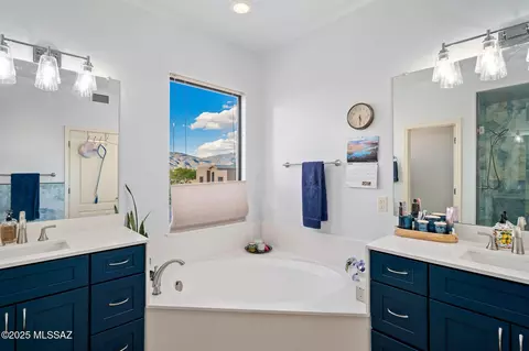 Bath - 13803 E Corte La Pata, Vail, AZ 85641 photo 5 of 6