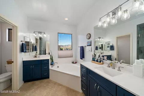 Bath - 13803 E Corte La Pata, Vail, AZ 85641 photo 3 of 6