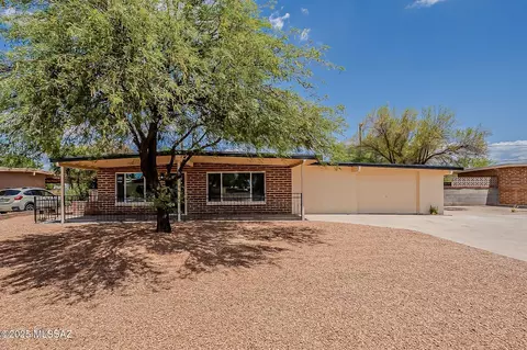 6833 E Calle Marte, Tucson, AZ 85710