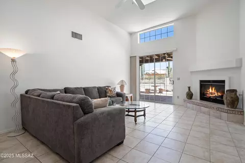 Living - 655 E Squirrel Tail Dr, Tucson, AZ 85704 photo 1 of 4