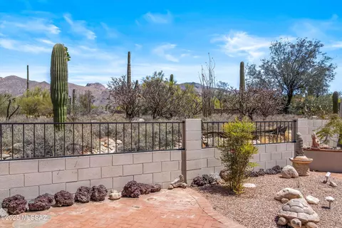 Exterior - 655 E Squirrel Tail Dr, Tucson, AZ 85704 photo 5 of 6