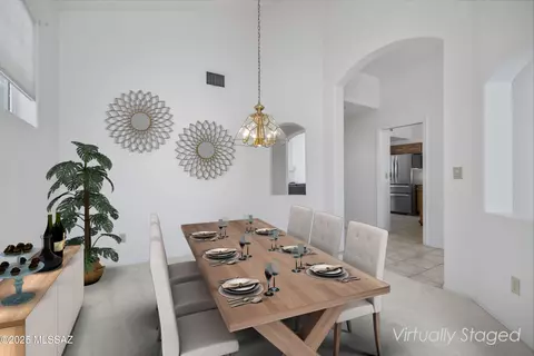 Dining - 655 E Squirrel Tail Dr, Tucson, AZ 85704 photo 2 of 2