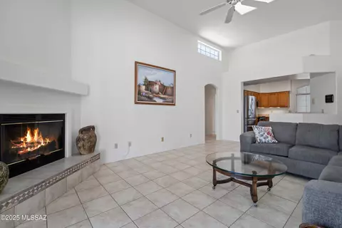 Living - 655 E Squirrel Tail Dr, Tucson, AZ 85704 photo 3 of 4