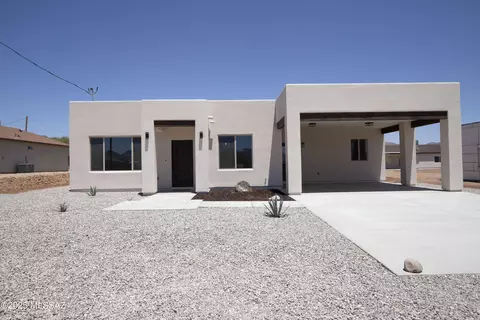 1863 Valentino Ct, Rio Rico, AZ 85648