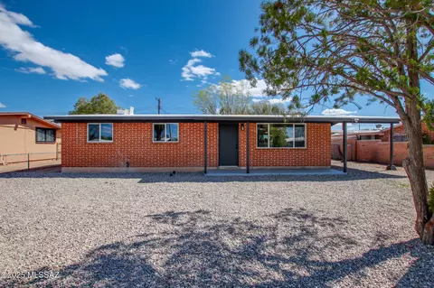 217 W Calle Antonia, Tucson, AZ 85706