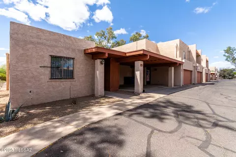 1949 N Swan Rd #25, Tucson, AZ 85712