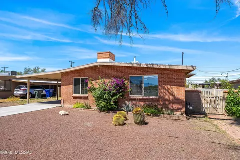3341 N Montezuma Ave, Tucson, AZ 85712