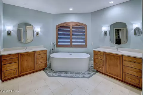 Bath - 7222 E Desert Moon Loop, Tucson, AZ 85750 photo 1 of 6