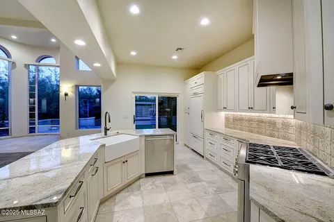 Kitchen - 7222 E Desert Moon Loop, Tucson, AZ 85750 photo 4 of 4