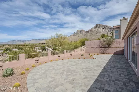 10078 N Bighorn Butte Dr, Oro Valley, AZ 85737