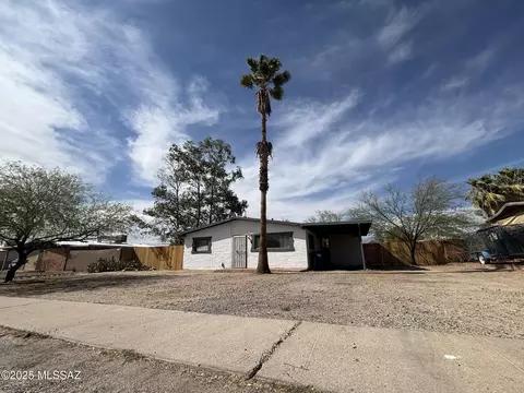 8021 E Julia St, Tucson, AZ 85710