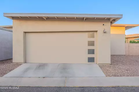 3071 N Dales Crossing Dr, Tucson, AZ 85745