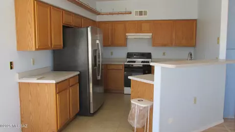 Kitchen - 5465 S Wembly Rd, Tucson, AZ 85746 photo 1 of 1