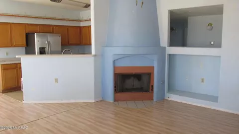 Living - 5465 S Wembly Rd, Tucson, AZ 85746 photo 2 of 2