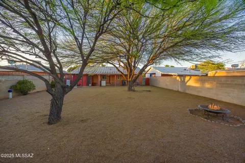 Exterior - 2348 E 20th St, Tucson, AZ 85719 photo 5 of 8