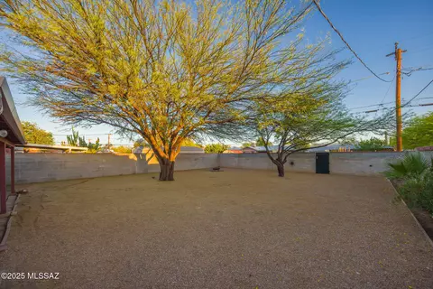 Exterior - 2348 E 20th St, Tucson, AZ 85719 photo 3 of 8