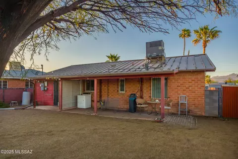 Exterior - 2348 E 20th St, Tucson, AZ 85719 photo 6 of 8