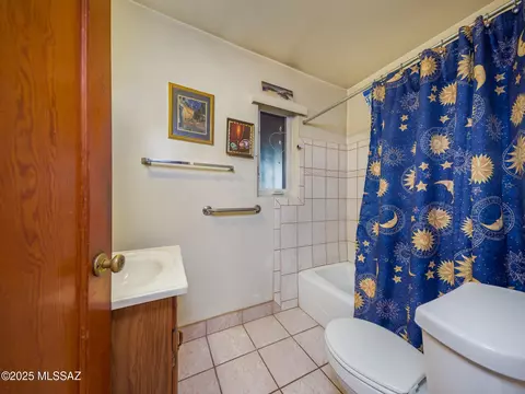 Bath - 2348 E 20th St, Tucson, AZ 85719 photo 1 of 1