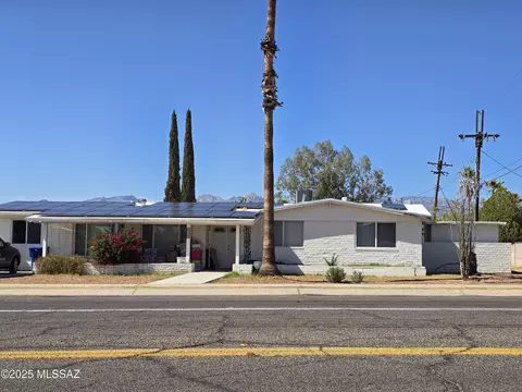 8401 E Kenyon Dr, Tucson, AZ 85710
