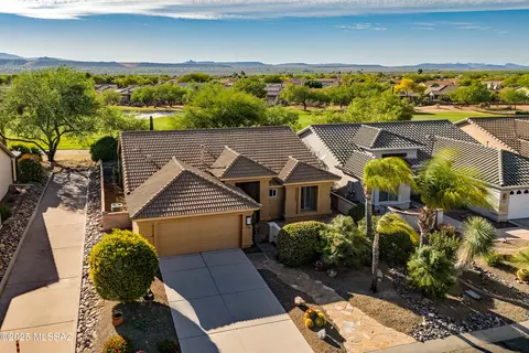1297 N Birds Nest Rd, Green Valley, AZ 85614