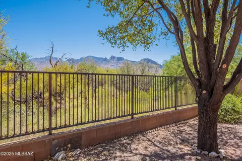 12220 N New Dawn Ave, Oro Valley, AZ 85755