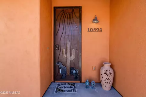 Entry Way - 10594 E Marchetti Loop, Tucson, AZ 85747 photo 1 of 2