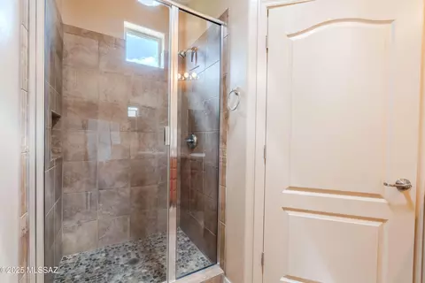 Bath - 10594 E Marchetti Loop, Tucson, AZ 85747 photo 3 of 4