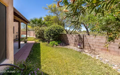 Exterior - 11041 E Luster Light Pl, Tucson, AZ 85748 photo 6 of 9