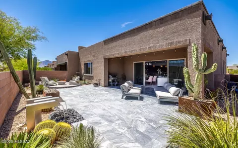 13274 Humphreys Peak Dr, Oro Valley, AZ 85755