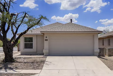 2060 S Saint Michael Dr, Tucson, AZ 85713