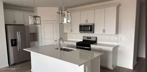 8275 S Clara Roberts Way, Vail, AZ 85641