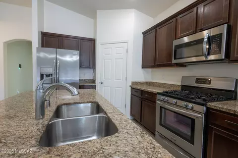 Kitchen - 12260 Domnitch Dr, Vail, AZ 85641 photo 1 of 7