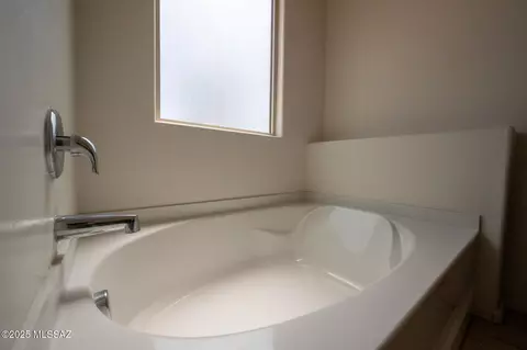 Bath - 12260 Domnitch Dr, Vail, AZ 85641 photo 3 of 4