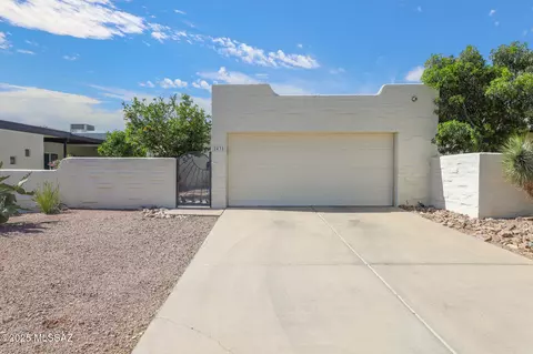 2431 W Tucana St, Tucson, AZ 85745