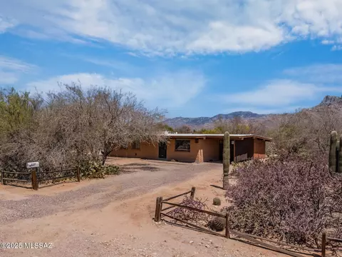 9330 N Raleigh Dr, Oro Valley, AZ 85704