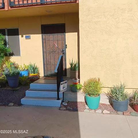 804 S Langley Ave #102, Tucson, AZ 85710
