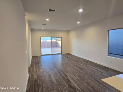 Living - 14045 E Crotalus Way E, Vail, AZ 85641 photo 1 of 1