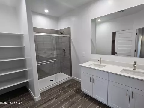 Bath - 13987 E Crotalus Way E, Vail, AZ 85641 photo 2 of 2